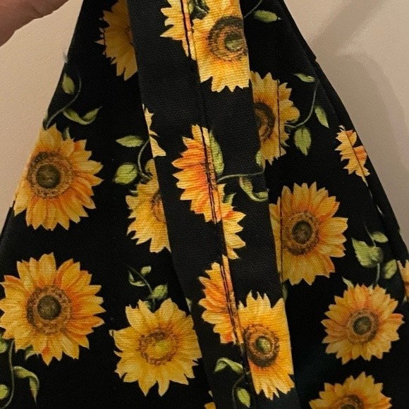 No Boundaries Sling Bag Backpack Sunflower Print - Picture 9 of 12